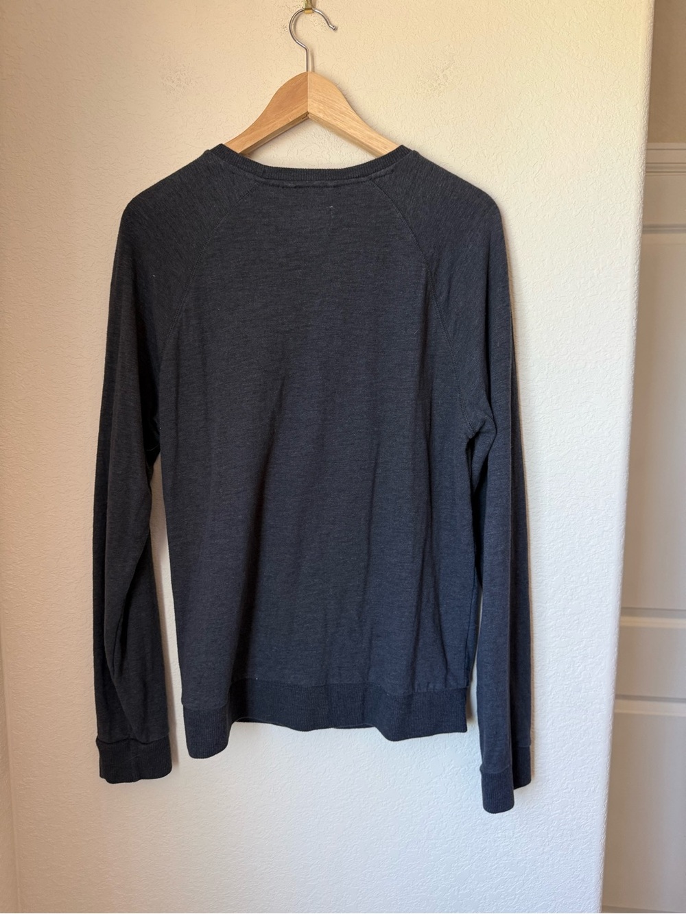 Marine Layer Double Knit Raglan Size Small - Picture 3 of 5